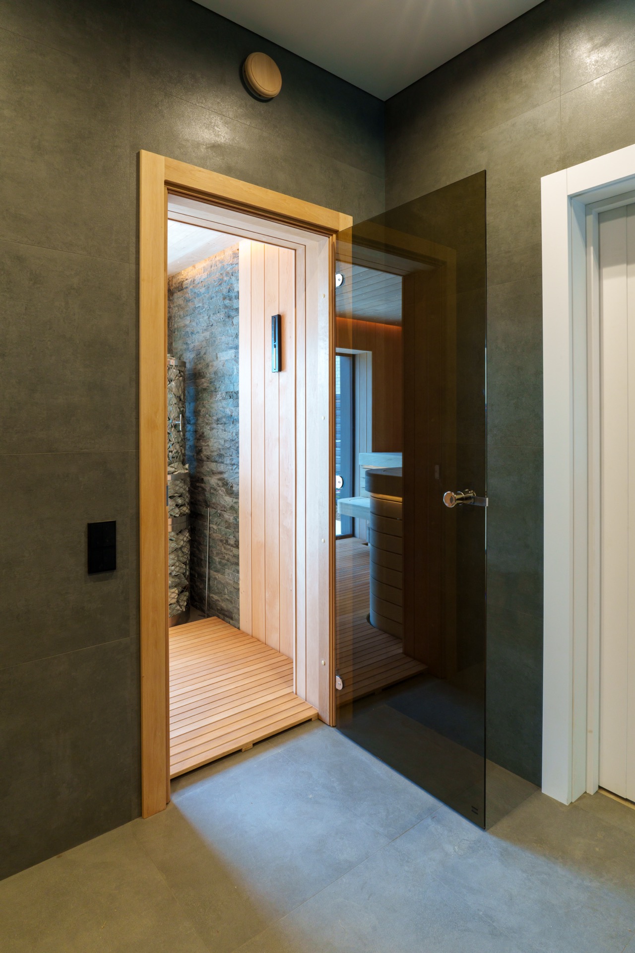 Вход в парную