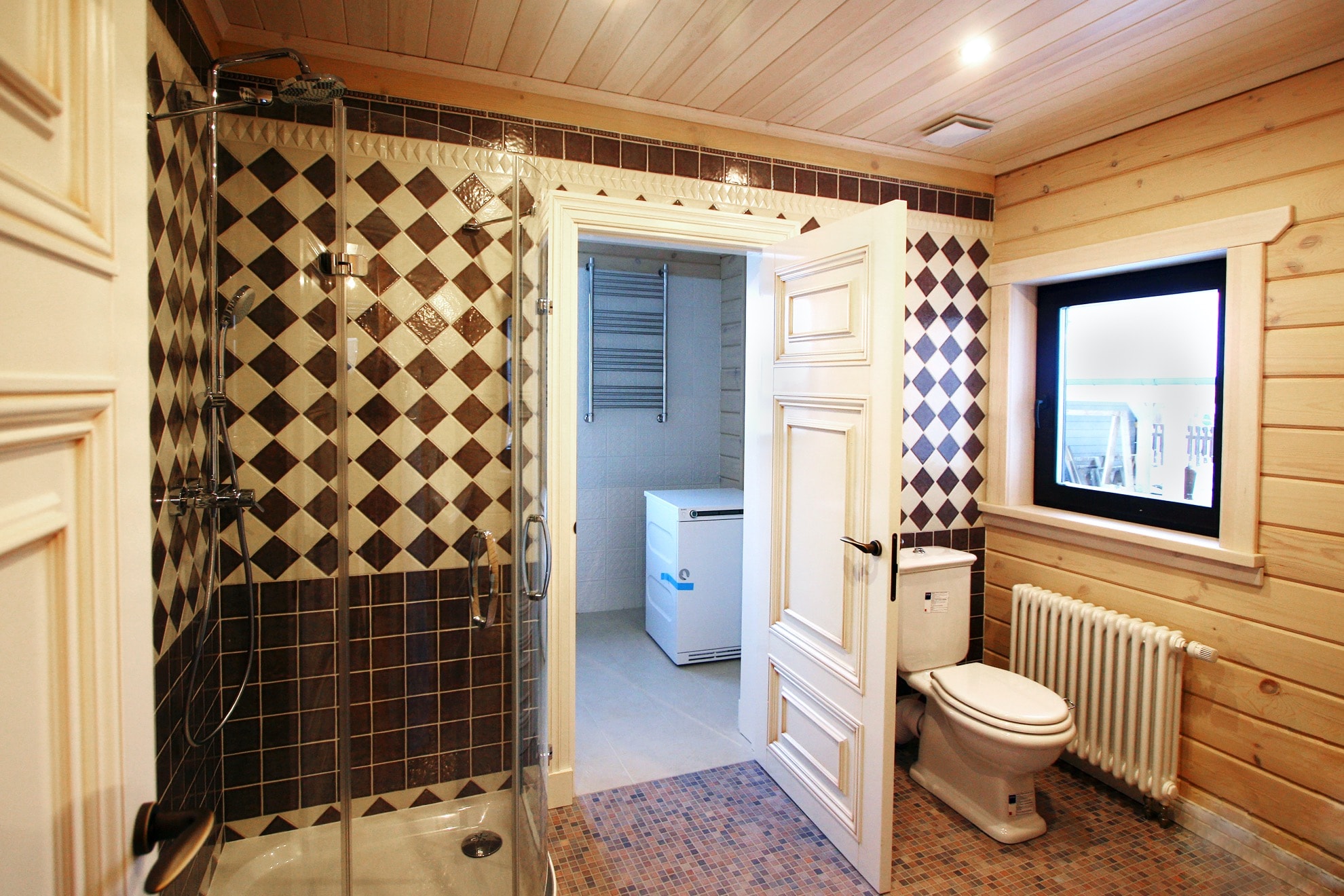Ванная комната (санузел) деревянного дома из клееного бруса